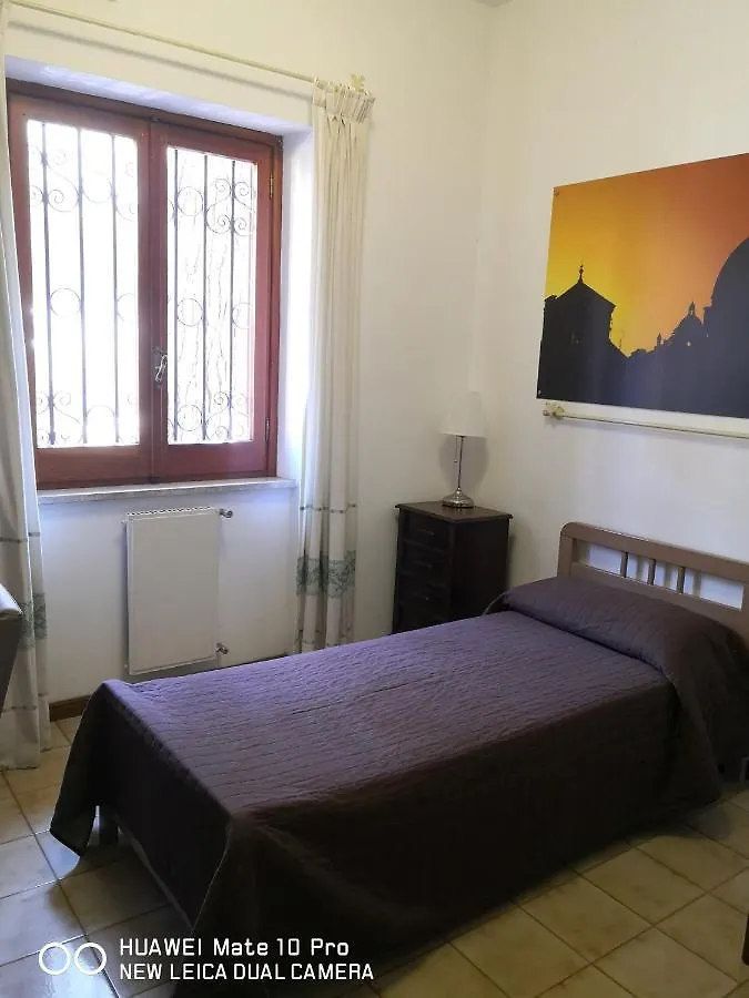 Bed & Breakfast Domus Getsemani Bed and Breakfast Rome