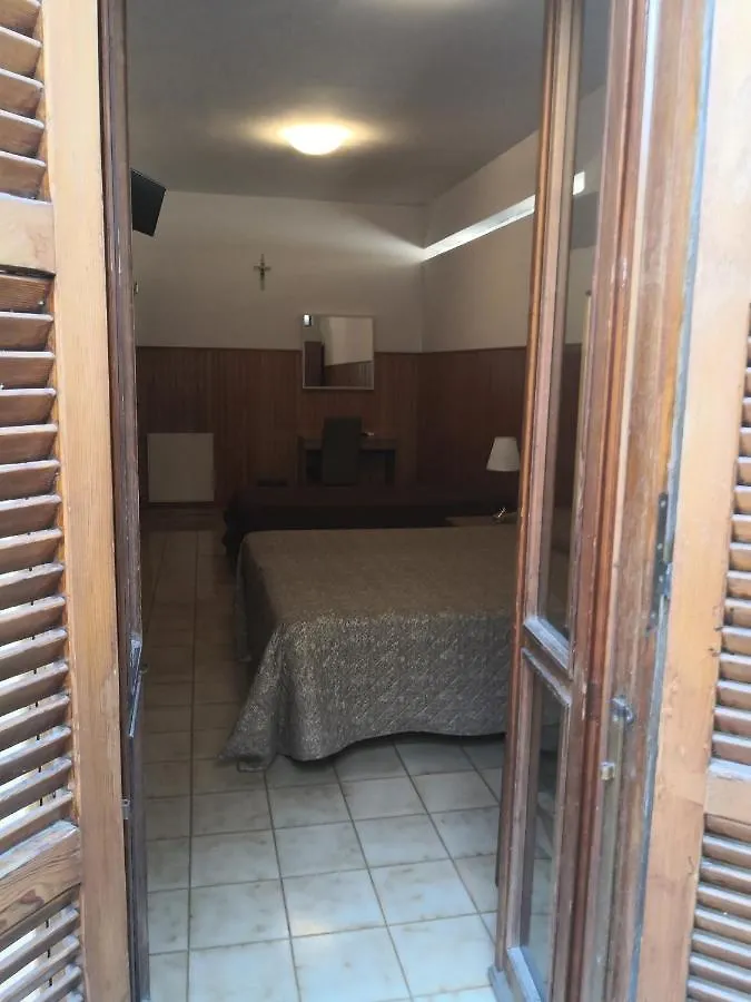 Domus Getsemani Bed and Breakfast Rome 2*,