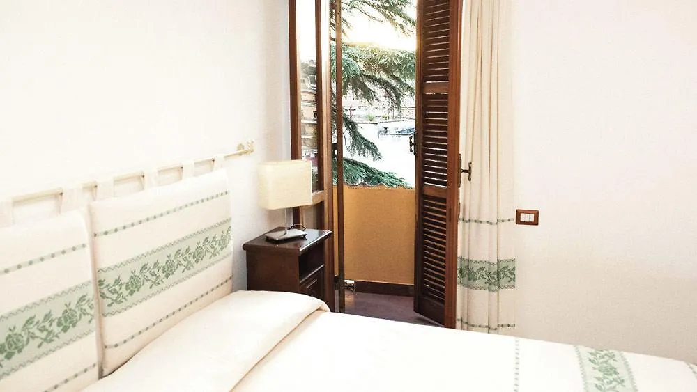Bed & Breakfast Domus Getsemani Bed and Breakfast Rome