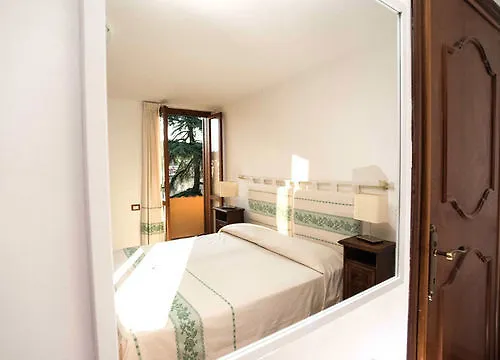 Domus Getsemani Bed and Breakfast Rome 2*,